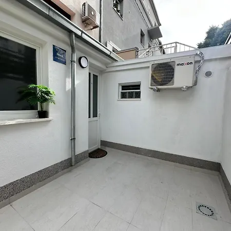 Mare Apartment *